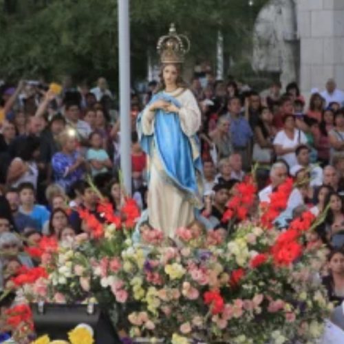 Piden colaboración para adornar la imagen de la Virgen