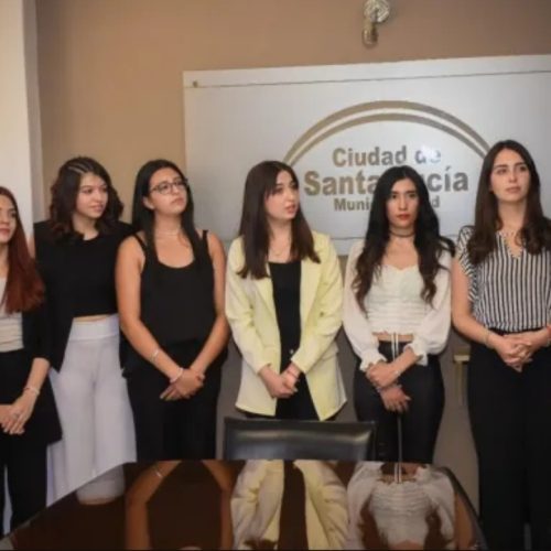 Las 22 jóvenes que aspiran representar a Santa Lucía