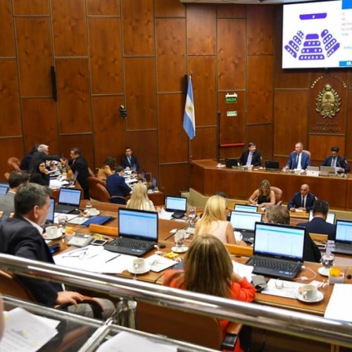 Aprobación unánime del Presupuesto, la Ley Impositiva y modificaciones del Código Tributario