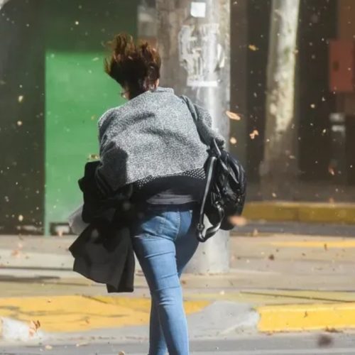 Llega el sur: alerta por viento fuerte