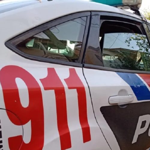 Volvio a su casa y se encontró con el ladrón abajo de la cama
