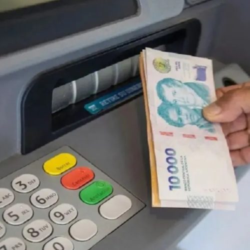Los empleados públicos tendrán acreditados sus haberes el 30 de agosto