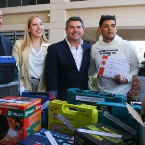 Orrego encabezó la entrega de certificados y herramientas del programa Aprender, Trabajar y Producir
