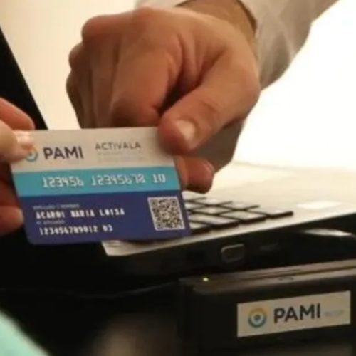 La credencial plástica de PAMI seguirá vigente en octubre