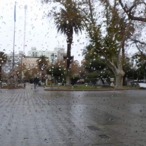 Cielo mayormente nublado y probabilidades de lluvia para hoy