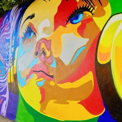 Continúan embelleciendo a Santa Lucia con murales