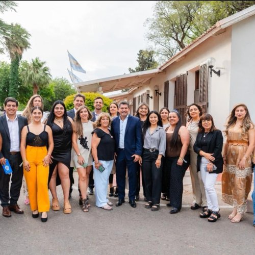 Las 19 aspirantes a Emprendedora del Sol se reunieron con el gobernador