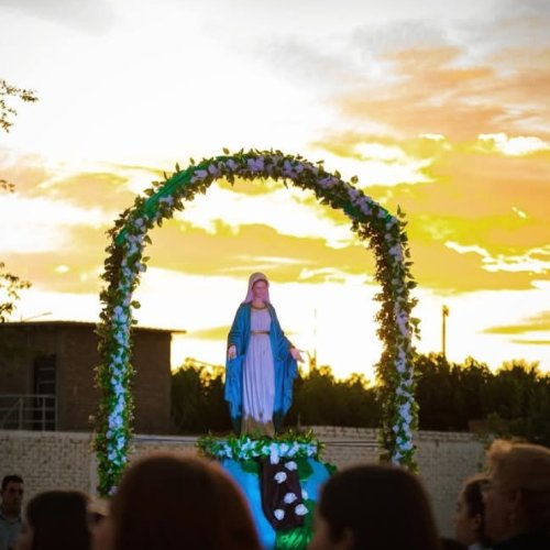 Inauguración del Cenizario, misa y procesión en el Día de la Virgen de la Medalla Milagrosa en Santa Lucia