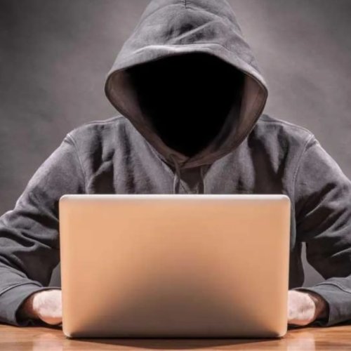 Perfil falso: se hacia pasar por una mujer para contactarse con menores
