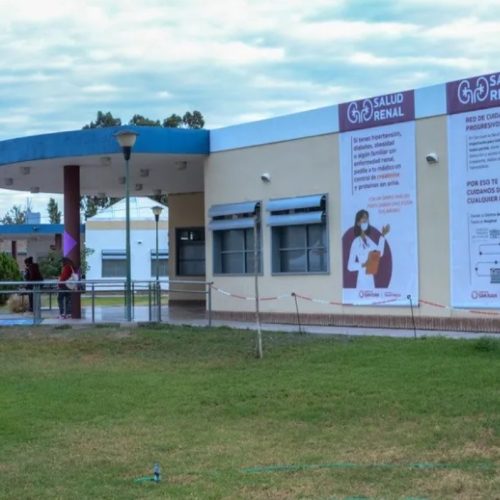 Policías salvaron la vida de un  menor de un año que vomitaba sangre