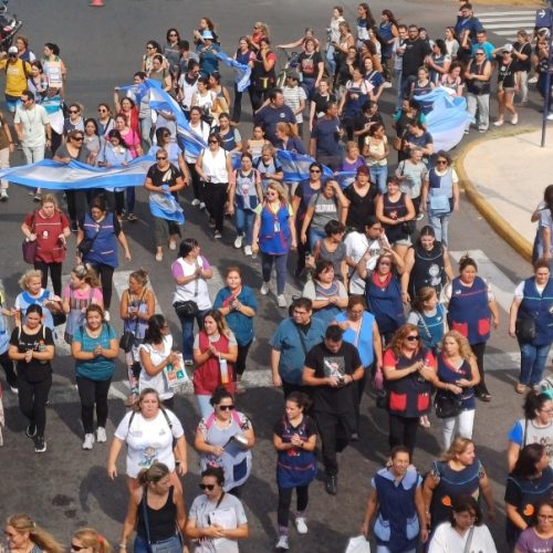 Fracasan las paritarias docentes: el gobierno fijó el salario mínimo en $500.000
