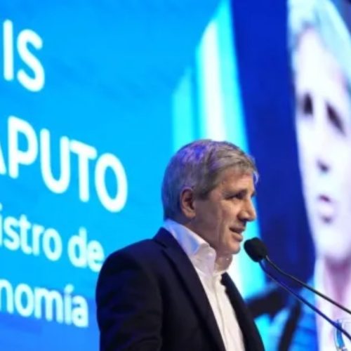 “El dólar no se disparará”  aseguró el ministro de Economía