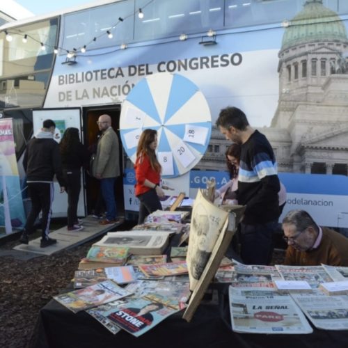 El Bibliomóvil de la Biblioteca del  Congreso de la Nación llega a San Juan