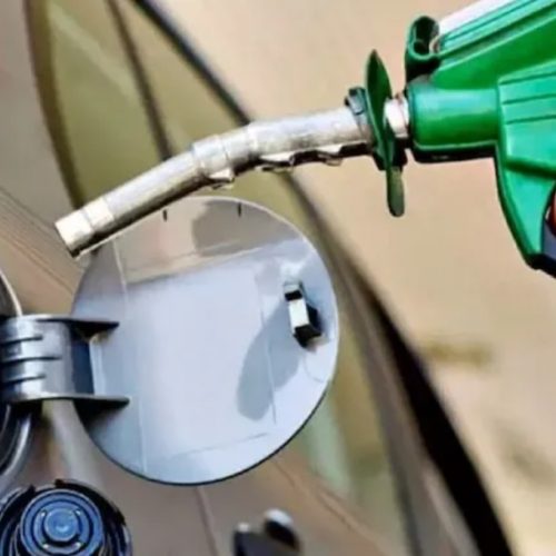 El Gobierno reglamentó el auto despacho de combustibles en las estaciones de servicio