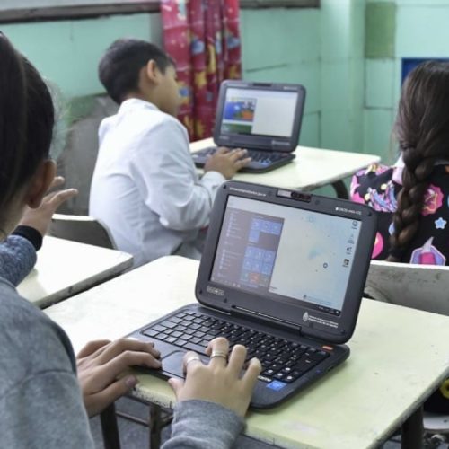 Distribuirán más de 30 mil computadoras para estudiantes y docentes