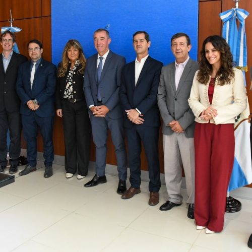 Fortaleciendo lazos para la formación académica en gestión pública