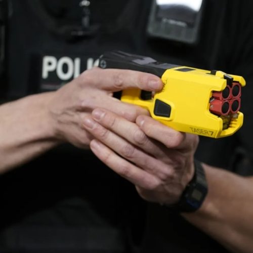 Pistolas Taser en San Juan: capacitación a policías, quieren que a más tardar en junio estén en la calle