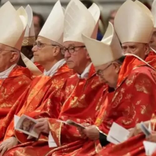 Los cardenales celebraron la misa previa al cónclave en San Pedro antes de elegir al sucesor de Francisco