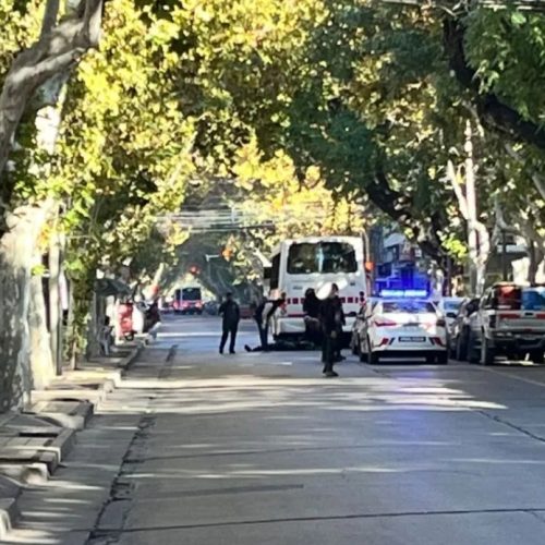 Tras un choque en el centro sanjuanino un motociclista terminó hospitalizado