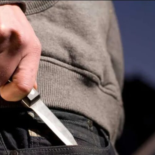 Un chico se resistió a un robo cuando iba a la escuela y recibió una puñalada
