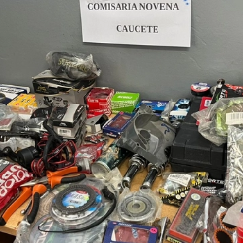 Trabajaba en un depósito de respuesto de moto  y se robaba la mercadería