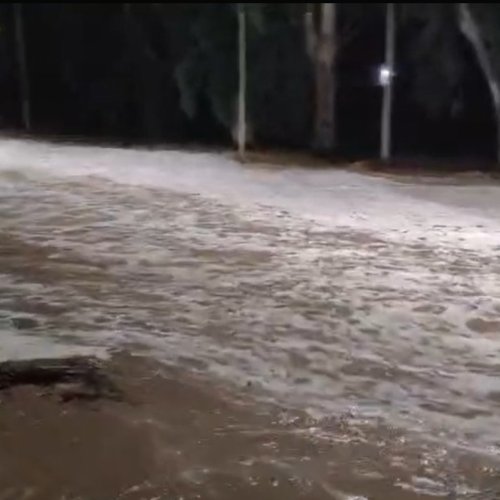Cinco familias evacuadas por las fuertes lluvias en Ullúm
