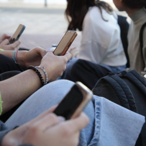 Sin redes sociales hasta los 16 años: es lo que propone España