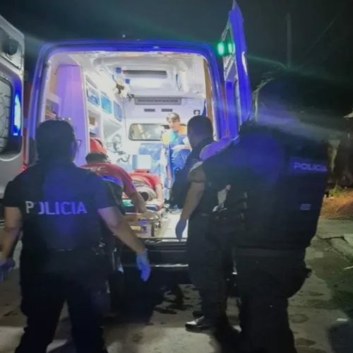 Héroes en uniforme: policías asisten un parto en la vía pública y salvan a un bebé