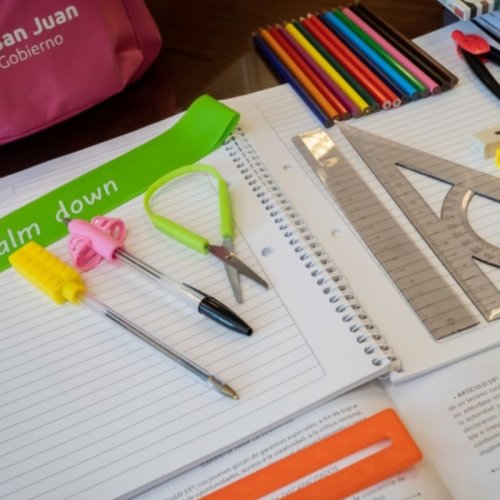 Entrega de kits escolares de la Colonia de Verano 2026 en Ullúm