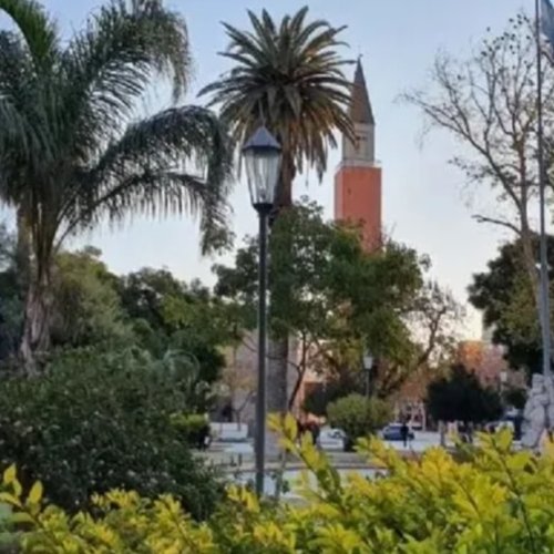 Clima agradable, cielo parcialmente nublado y posibles lluvia