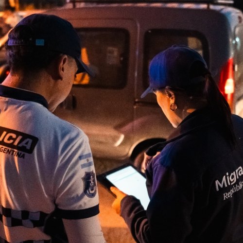 Seguridad y Migraciones desplegaron un operativo conjunto para reforzar controles y prevención del delito