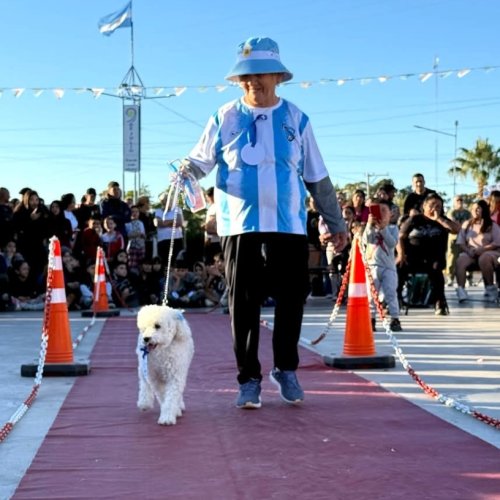 Hermoso desfile de Mascotas en 9 De Julio
