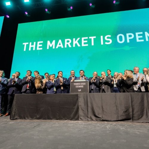 Histórico: Orrego activó la campana que marcó la apertura del mercado bursátil de Toronto en la Expo San Juan Minera 2026