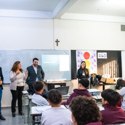 Estudiantes participan del programa que fomenta la convivencia y prevención