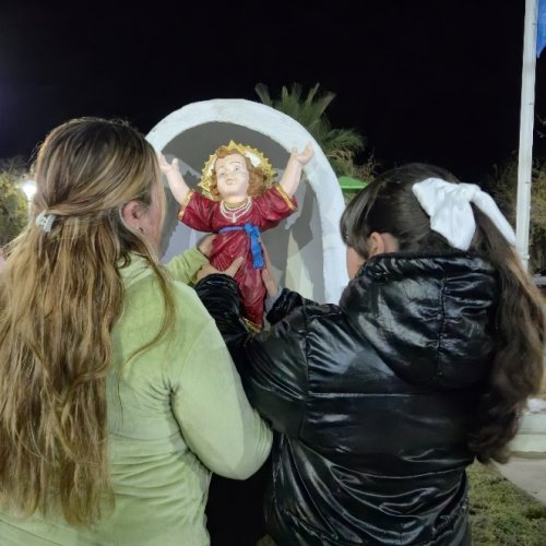 ”La gente buena no se entierra, se siembra”: la plaza ullunera que homenajea a Evelyn, la joven policía fallecida