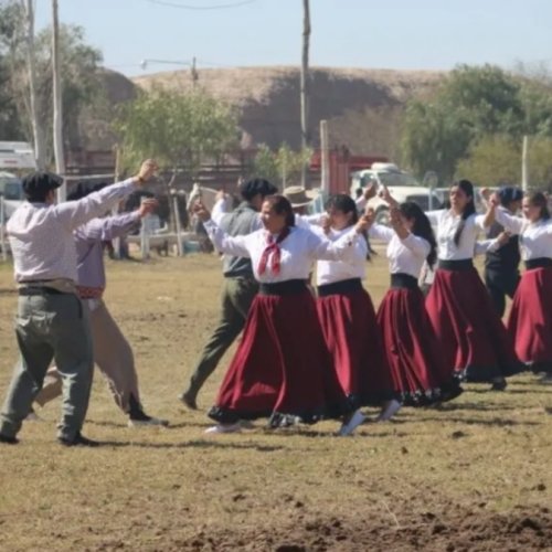 Día Nacional del Folclorista: El intendente de 9 De Julio saluda a todos los bailarines, músicos y artistas