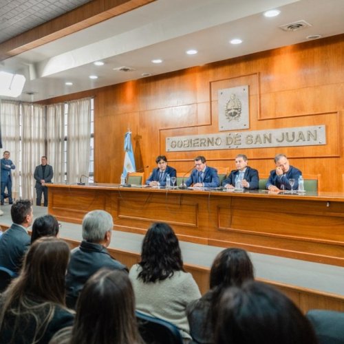 El gobernador Orrego envió a Diputados un proyecto para impulsar un mega plan de infraestructura provincial