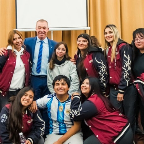 San Juan Escribe 2026 llegó a la Escuela Normal Superior Sarmiento para convocar a nuevos talentos literarios