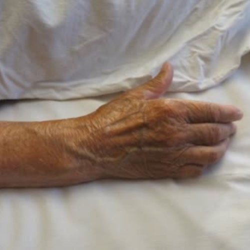Falleció un abuelito en el hospital Marcial Quiroga y ningún familiar se presentó a reclamar el cuerpo