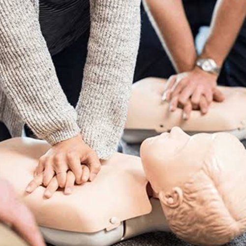 Taller de RCP gratuito con certificación en Santa Lucía