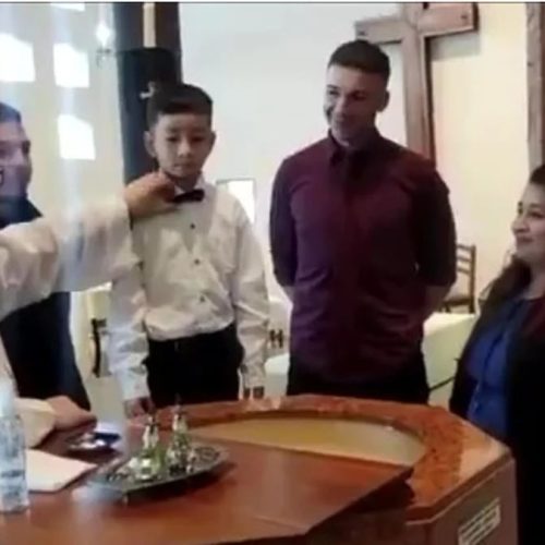 La respuesta viral de un niño en un bautismo cuando le preguntaron si deseaba ser cristiano: “Quiero ser Messi”