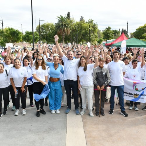 Más de 300 personas participaron en la caminata por la prevención del cáncer cervicouterino