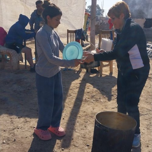 Locro patrio en el barrio Taranto organizado por Fabiana Reynoso y Mario Malla