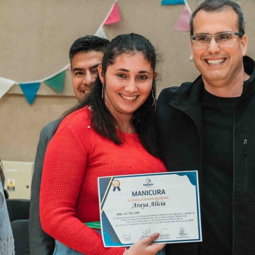 Más de 600 vecinos finalizaron los cursos de la Red de Oficios y fortalecen su camino hacia el empleo en Rawson