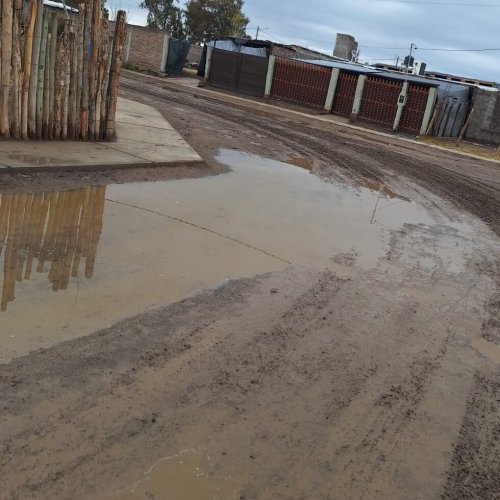 Vecinos del loteo calle 11 piden que por favor los ayuden a salir del barrio en 9 de Julio