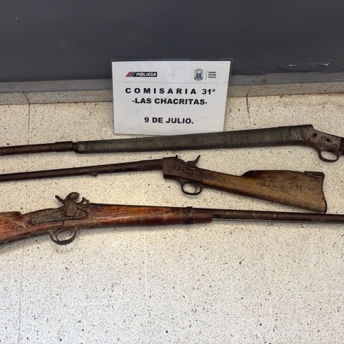 Hallaron tres rifles envueltos en una manta en un callejón de 9 de Julio
