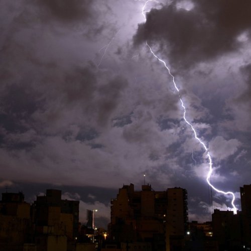 Alerta por tormentas, granizo y ráfagas intensas para la noche del lunes