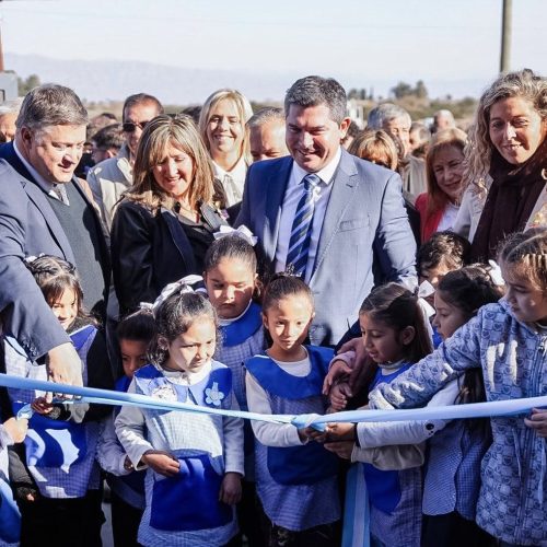Orrego inauguró un moderno edificio para la educación inicial en 25 de Mayo