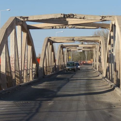 Intentó quitarse la vida en el puente de Cochagual y un oficial de la policía logro salvarlo