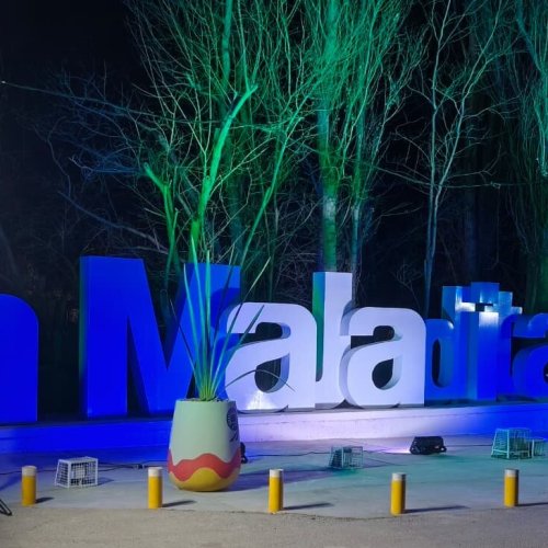 El intendente de 9 de Julio dejo habilitado un cartel con el nombre del distrito “La Majadita”